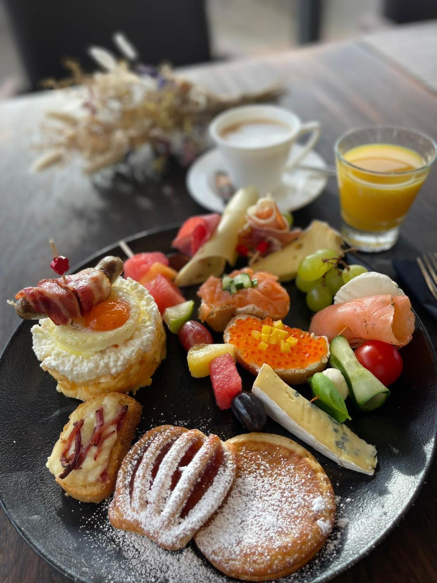 Airea Hotel Bueren  ภายนอก รูปภาพ